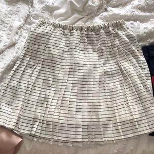 Pleated black and white skirt